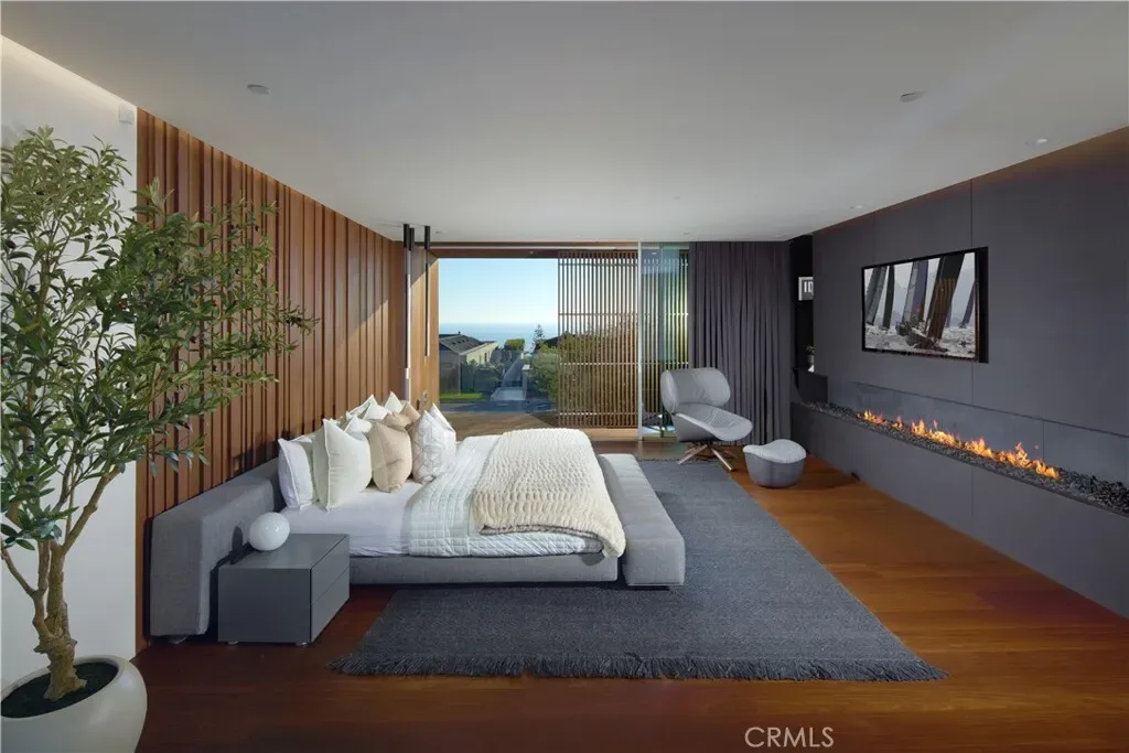 4 Bedrooms Single Family Detached