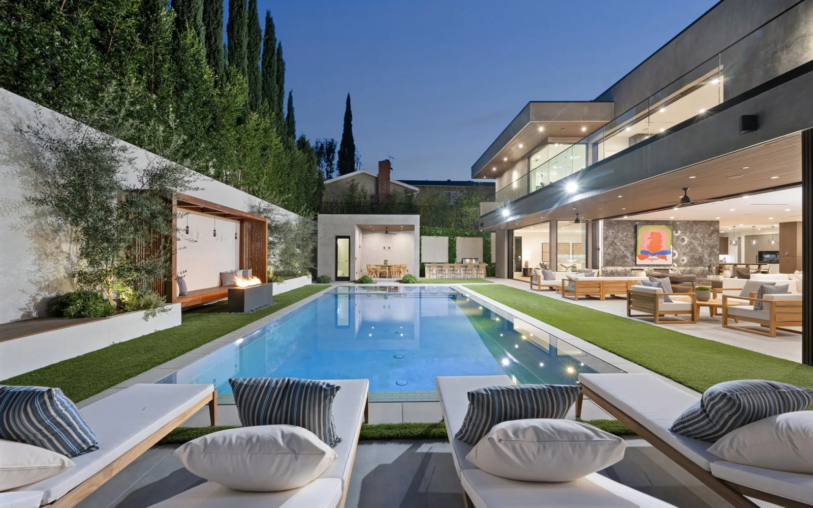 Levitt Lane, Sherman Oaks