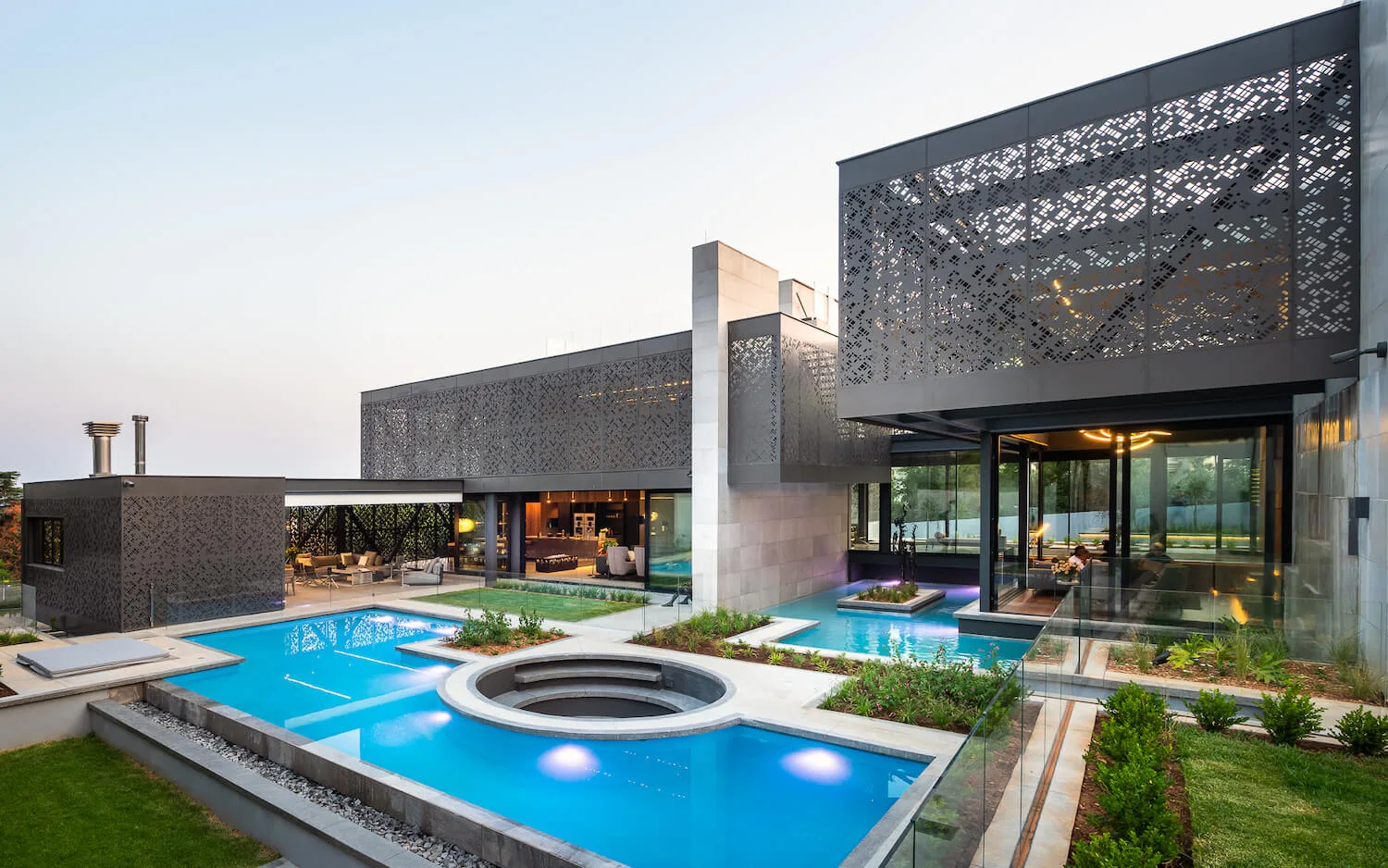KeyPrice Ultra Elite Collection — Sandton Monolith Noire