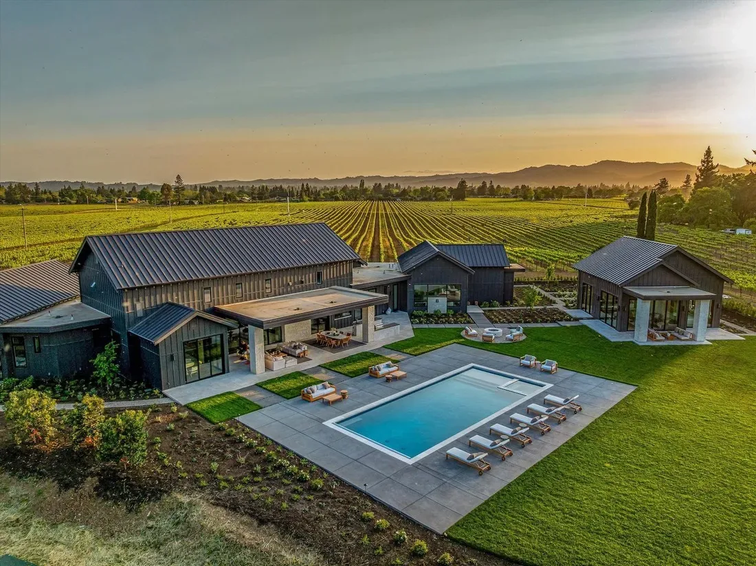 KeyPrice Vineyard Estate+ Living – Valley Typology