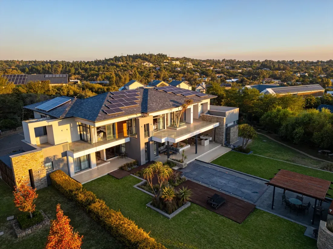 Timeless Luxury In Blue Hills Equestrian Estate 🇿🇦