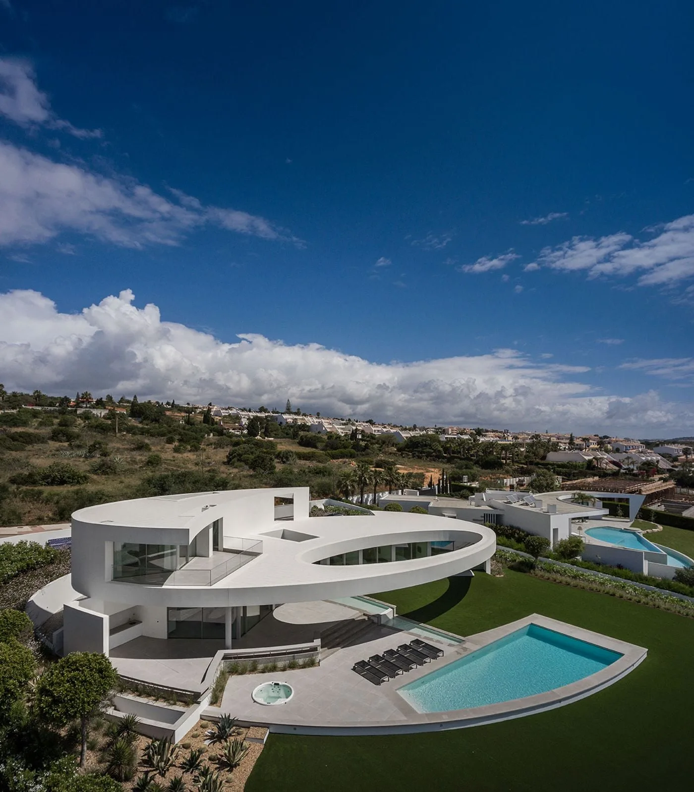 Elliptic House – Praia da Luz
