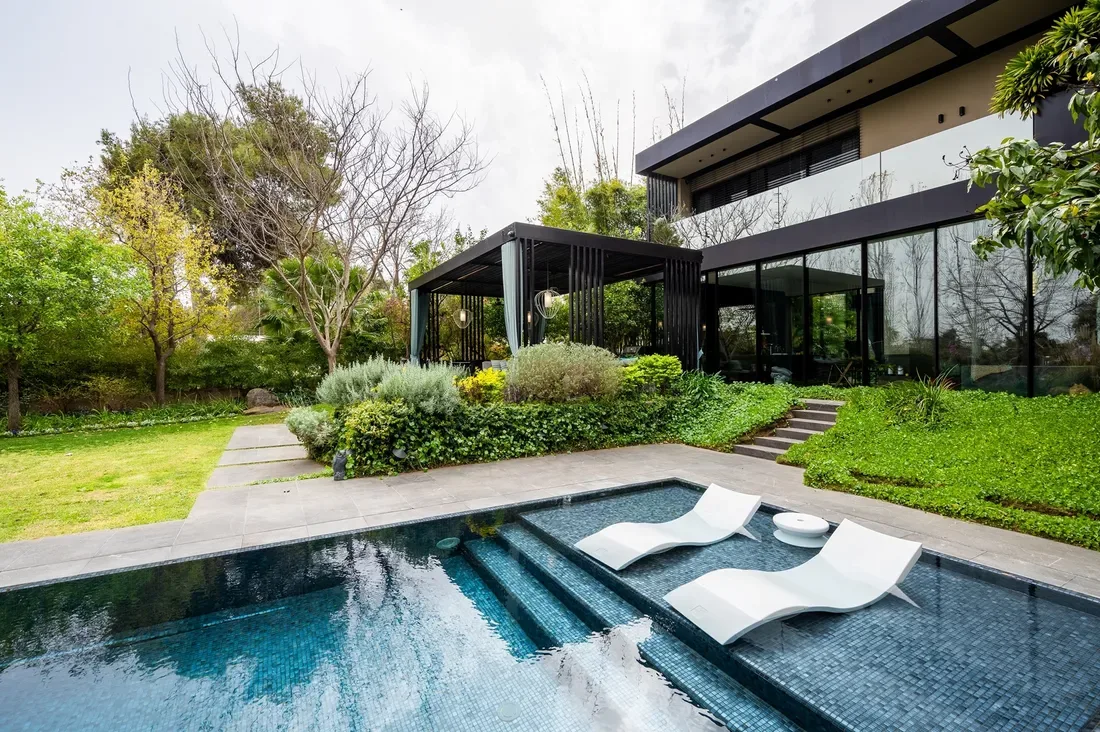 Refined Modern Style Villa 🇮🇱